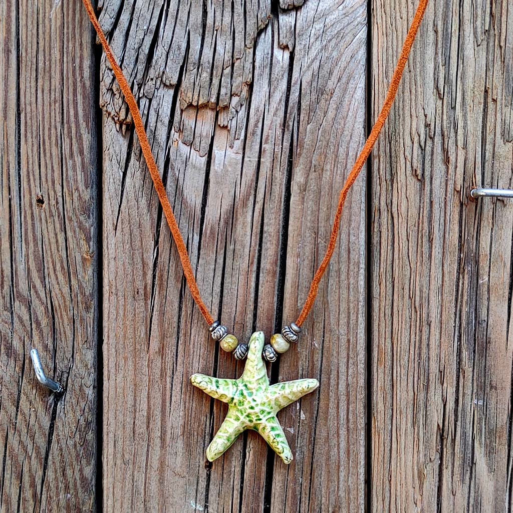Collares marinos de cerámica