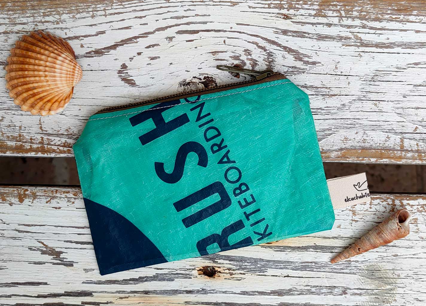 Monedero 7 vidas con tela de Kitesurf reciclada